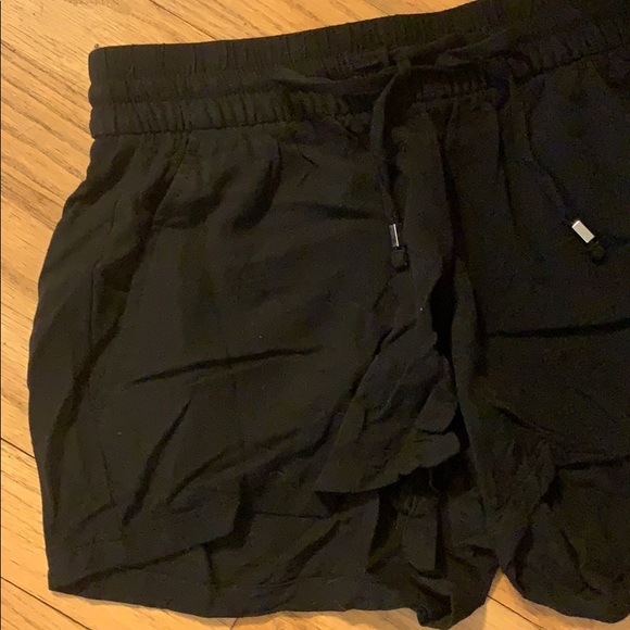 Drawstring shorts - Picture 2 of 3